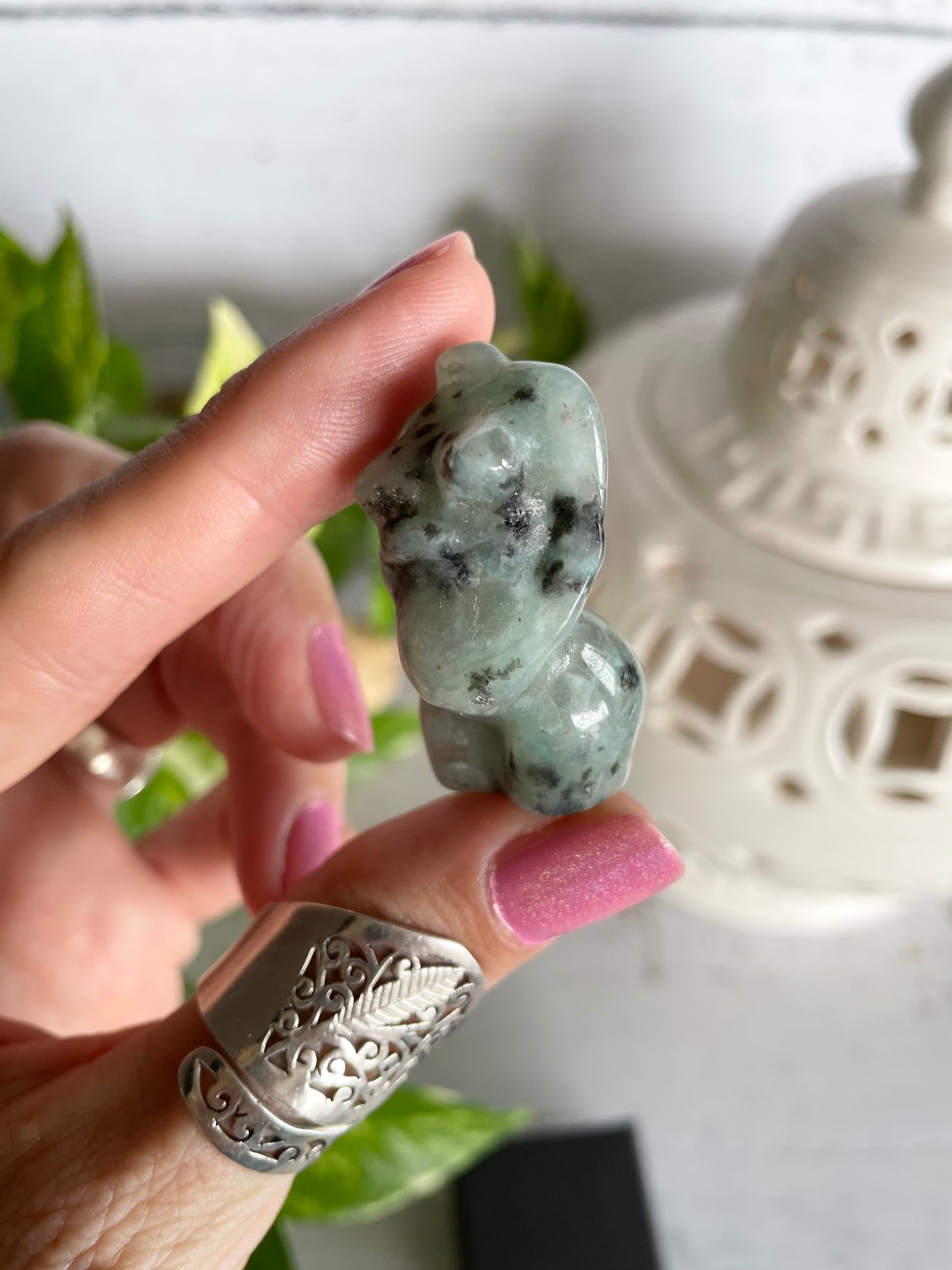 Fertility Goddess Kiwi Jasper