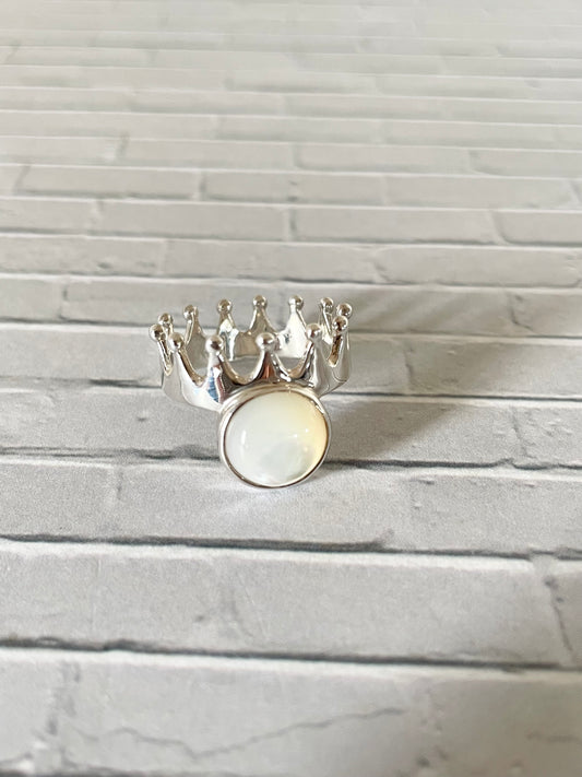 Mother of Pearl Silver Ring ~ size 7
