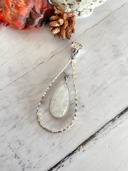 Rainbow Moonstone Silver Pendant