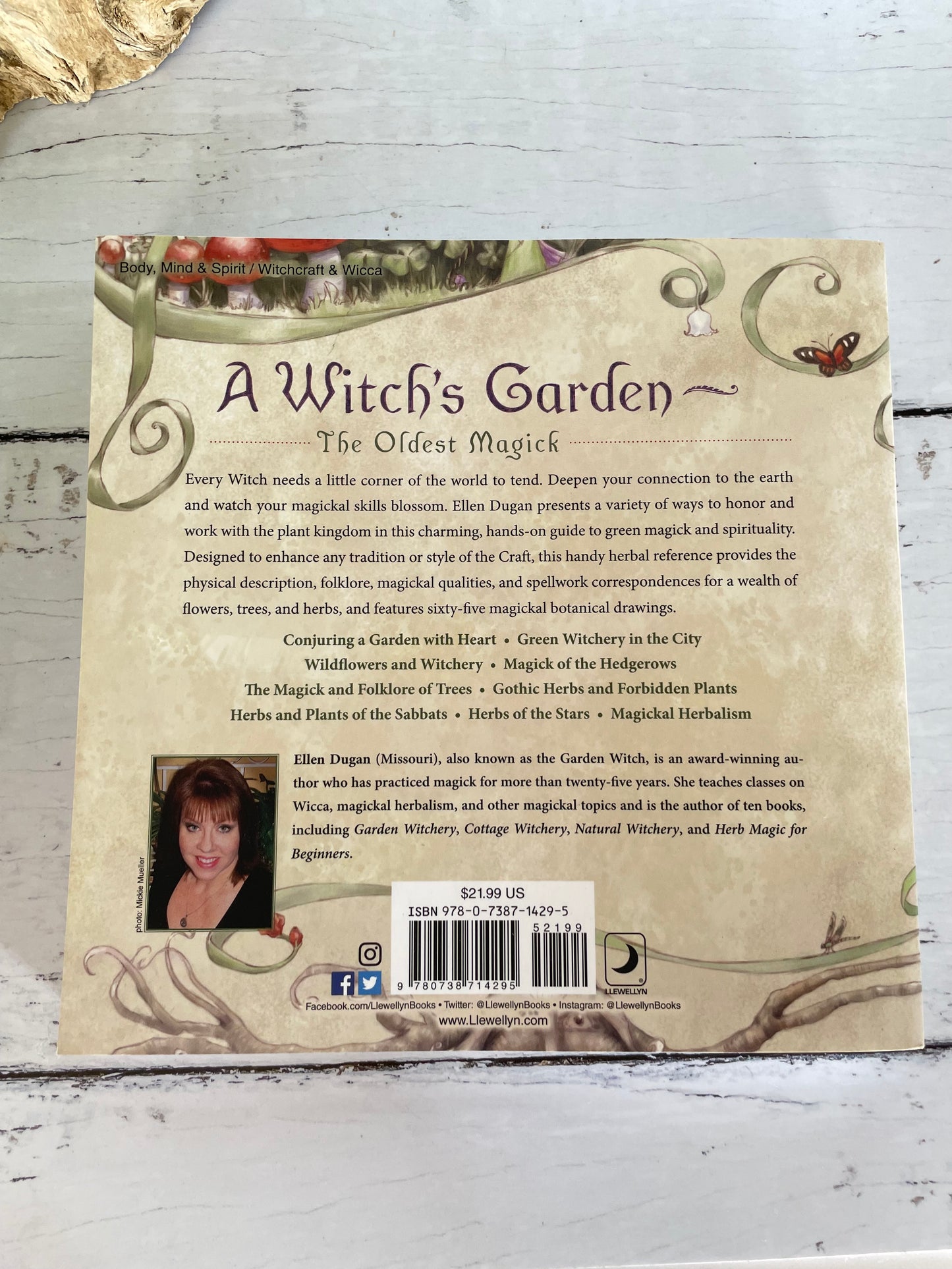 Garden Witch's Herbal: Green Magick, Herbalism & Spirituality