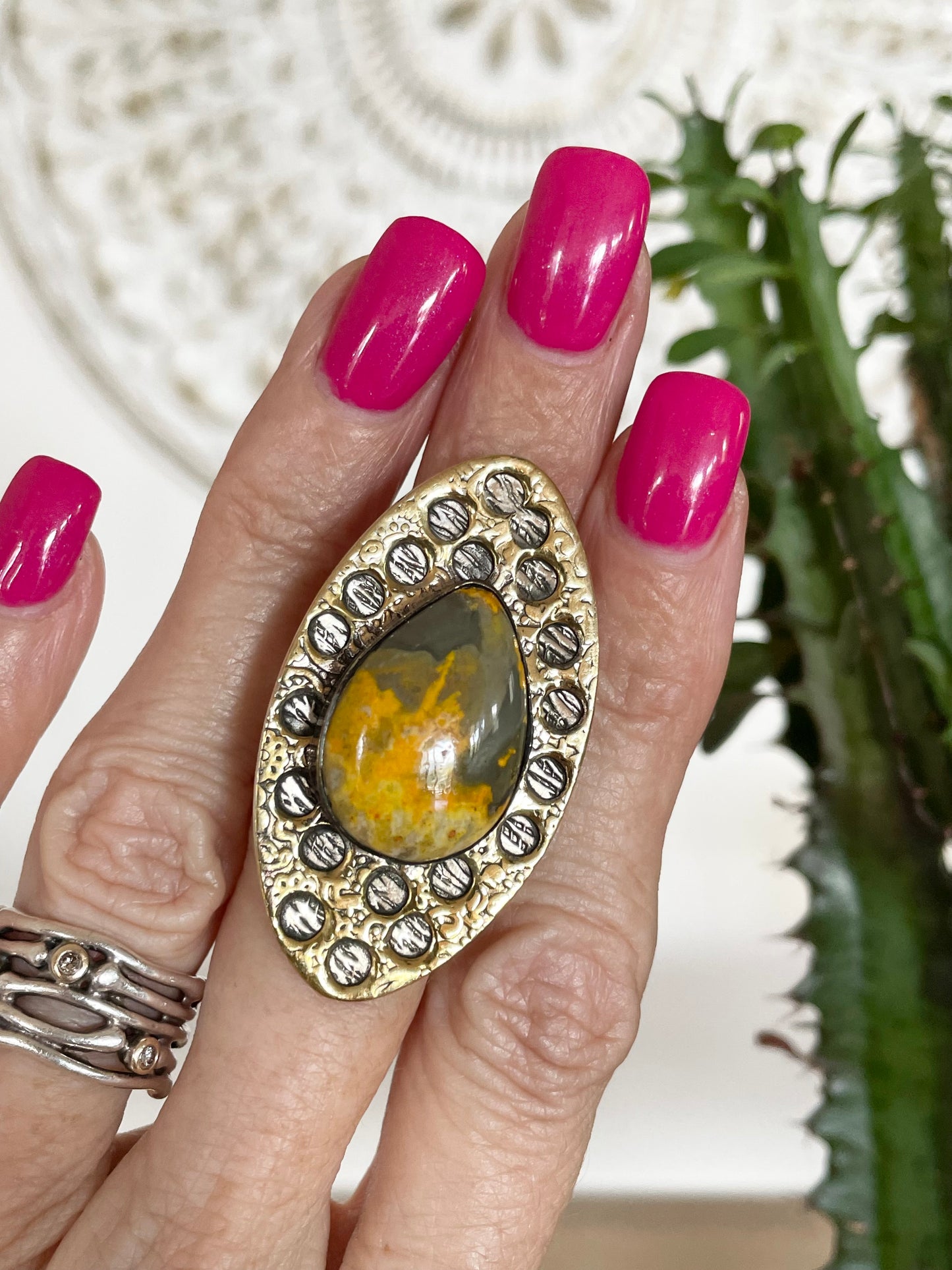 Bumble Bee adjustable ring ~ size 6.5-10