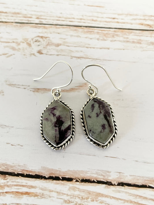 Kamemerite Dangles
