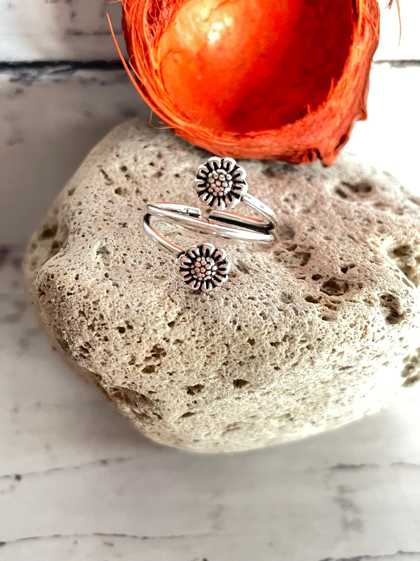 Silver Toe Ring ~ Flower Power