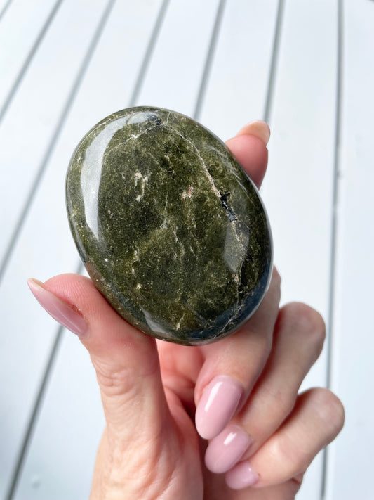 Vasanite Pillow /Palm Stone