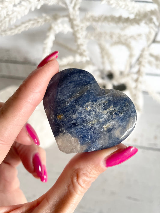 Kyanite Heart