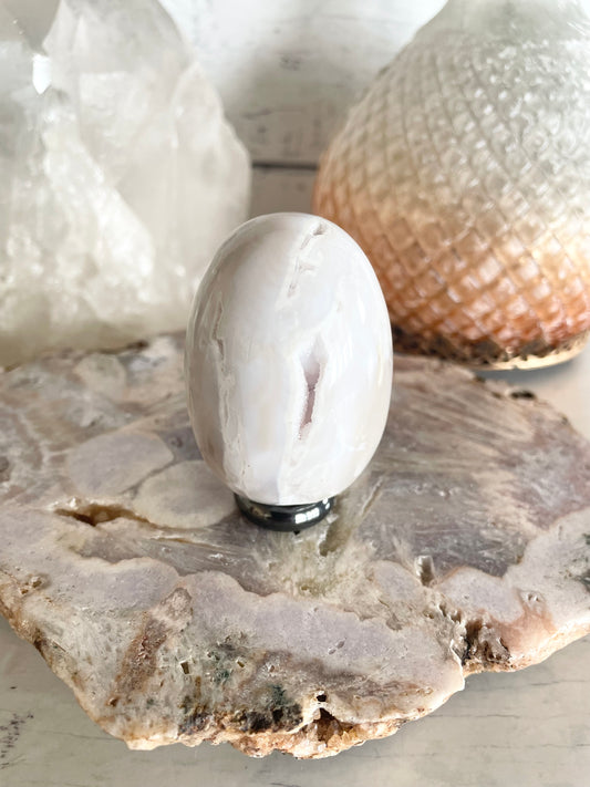 White Agate Egg includes holder