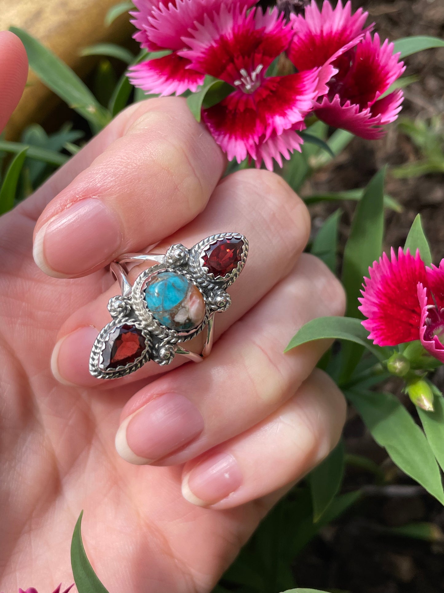 Garnet & Spiny Oyster Silver Ring