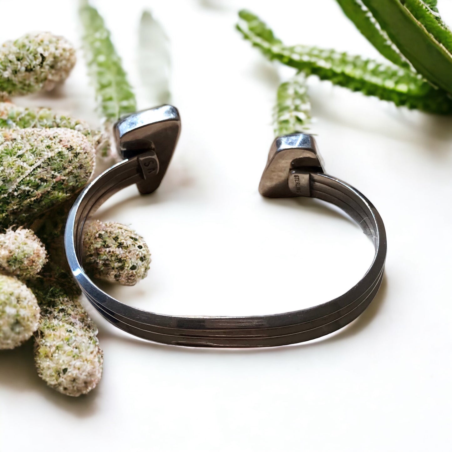 Navajo Cuff ~ Spiny Oyster ~ U.S