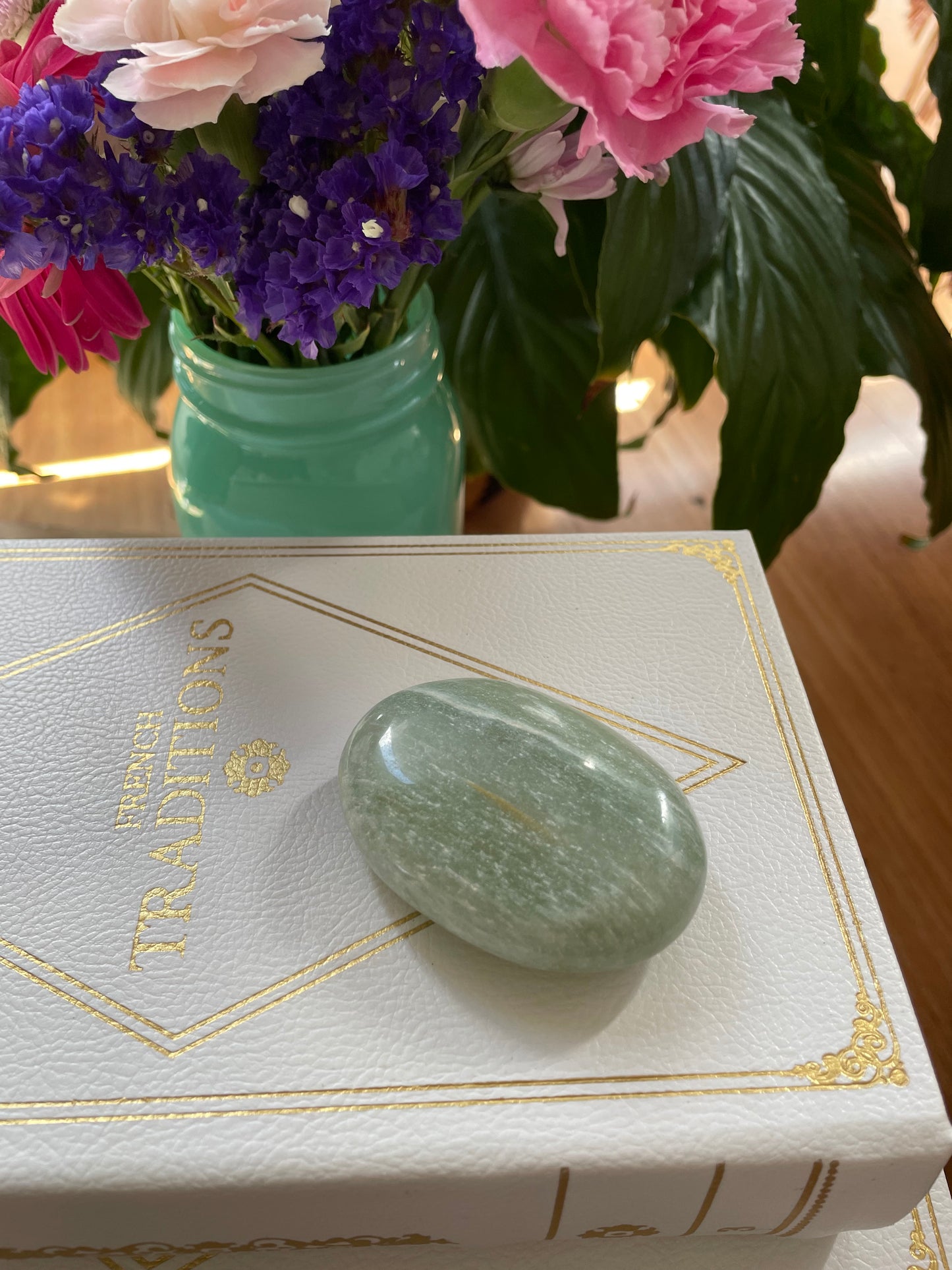 Green Aventurine Pillow Palm Stone