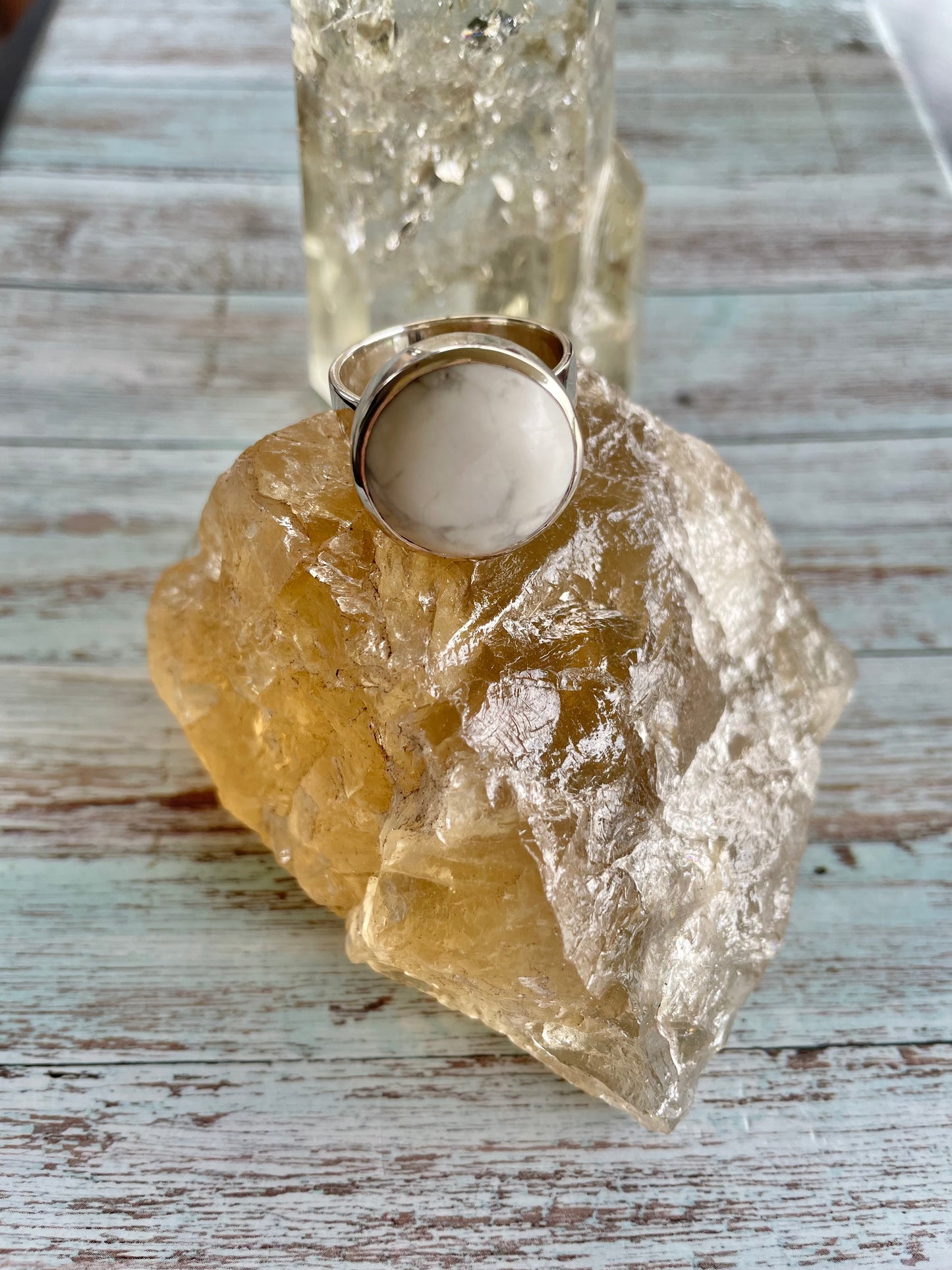 White Howlite Ring ~ size 8