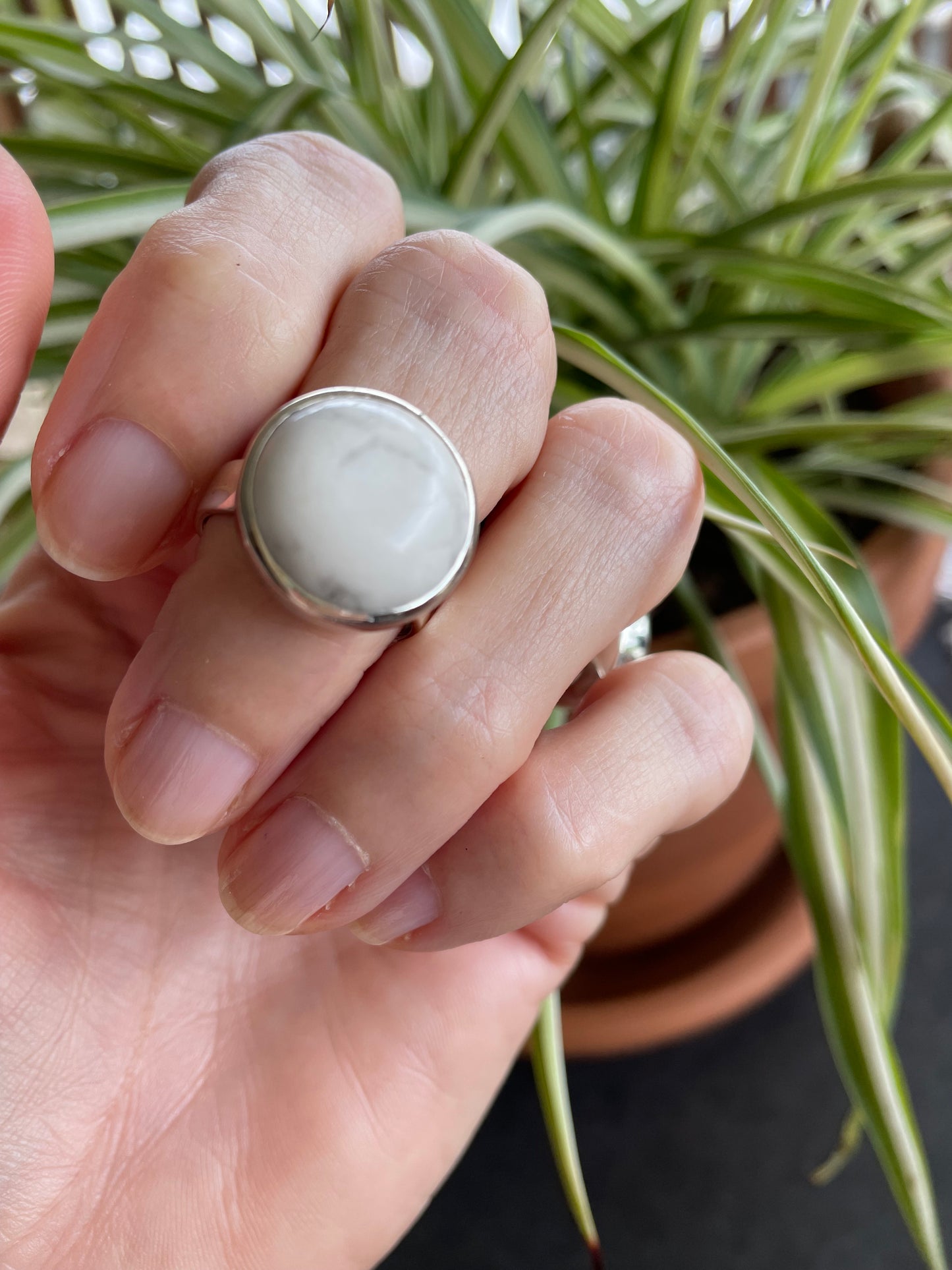 White Howlite Ring ~ size 8