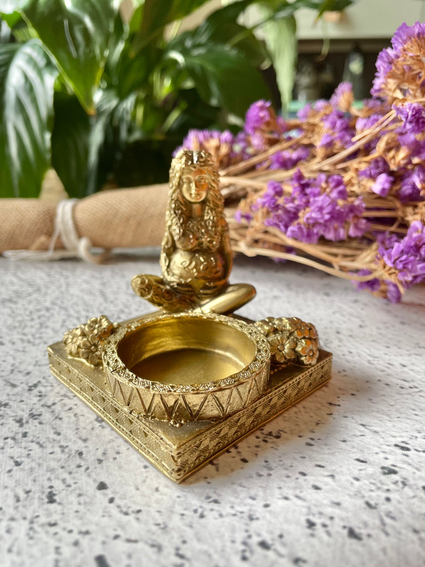 Gaia Tealight Candle Holder