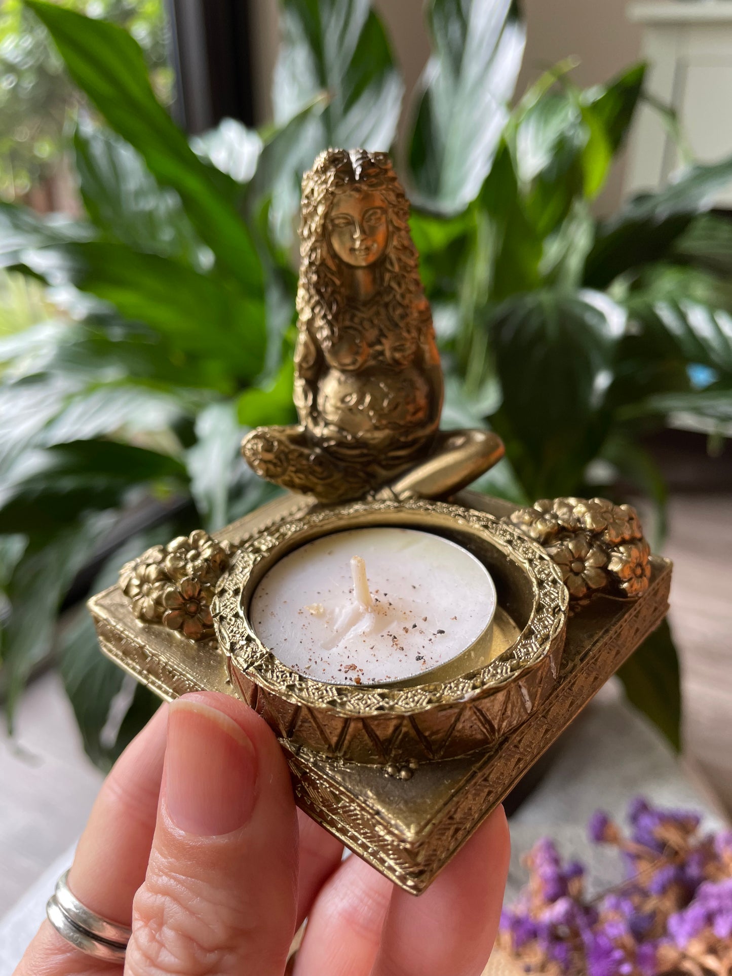 Gaia Tealight Candle Holder